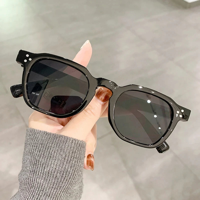 SO&EI New Square Sunglasses Women Retro Rivets Men Trending Sun Glasses UV400